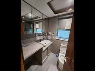 Mid Levels Central - Goldwin Heights 08