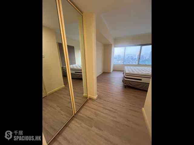 Wan Chai - Convention Plaza Apartments 04