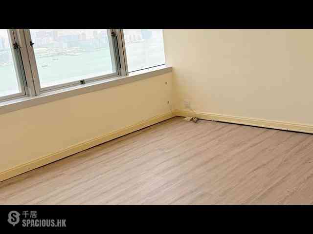 Wan Chai - Convention Plaza Apartments 06