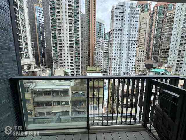 Sai Ying Pun - The Queens 01