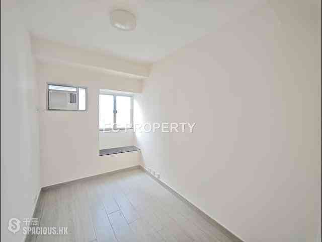 Tai Hang - Grand Deco Tower 13