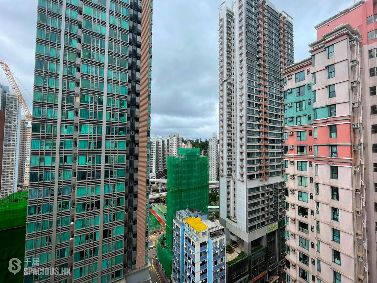 Shau Kei Wan - Hong Wah Mansion 01