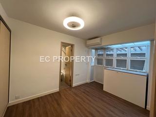 Happy Valley - Elegant Terrace 02