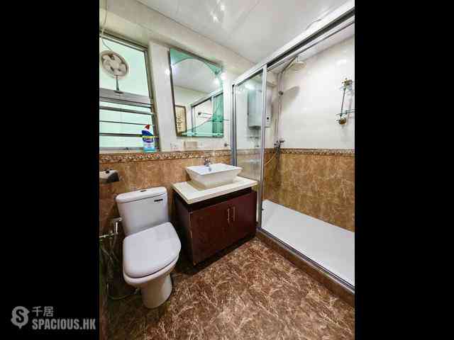 Ap Lei Chau - South Horizons Phase 3 15