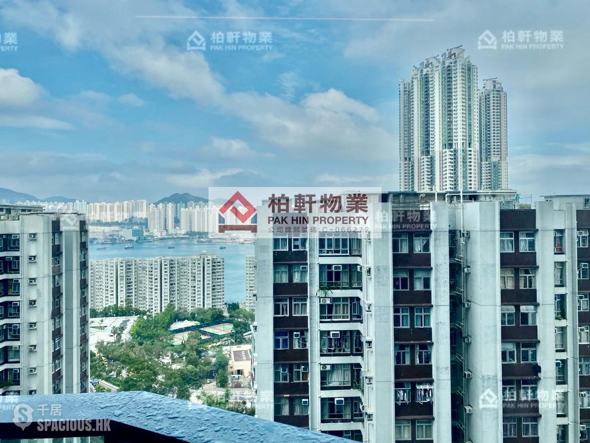 Quarry Bay - The Holborn 01