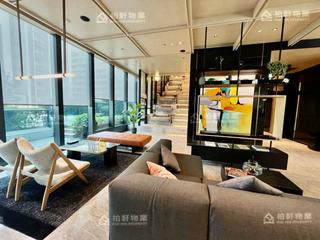 Quarry Bay - The Holborn 10
