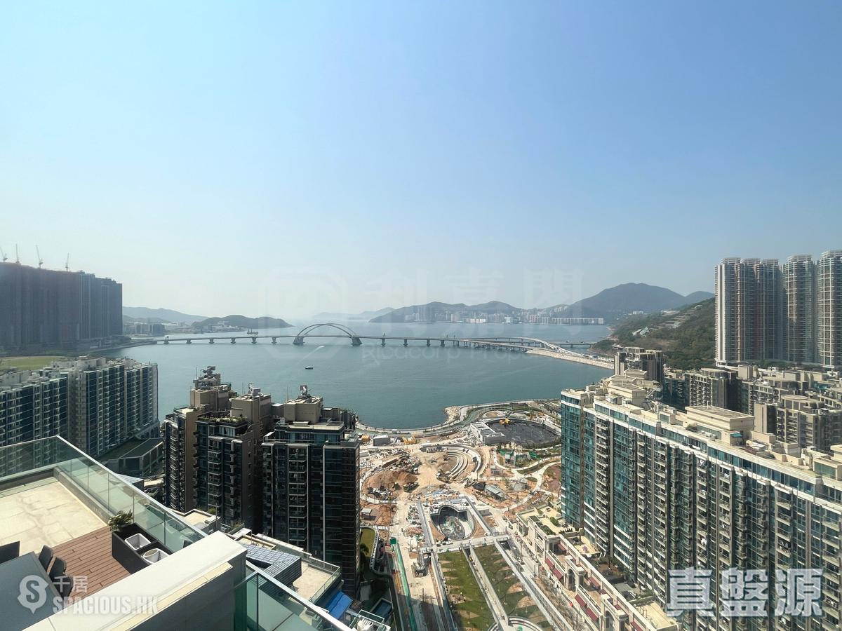 Tseung Kwan O - Twin Peaks 01