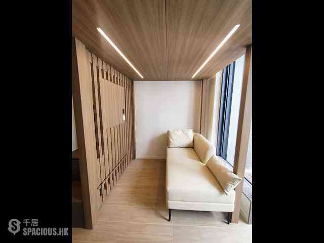 Sai Ying Pun - Des Voeux W Residence 01