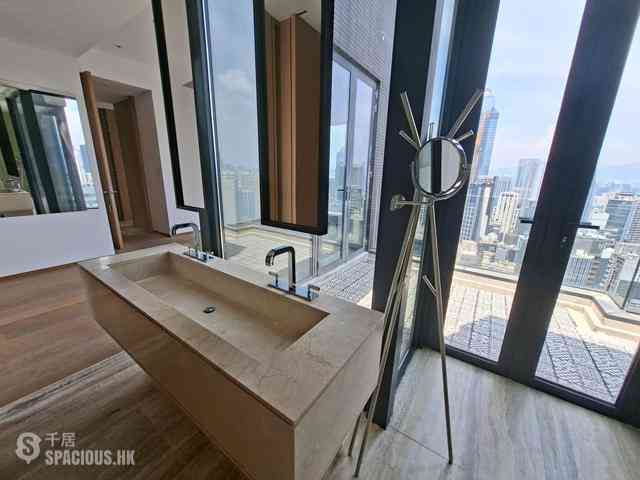 Mid Levels Central - Gramercy 19