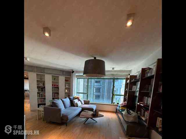 Mid Levels Central - Robinson Place 01
