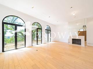 The Peak - Strawberry Hill 04