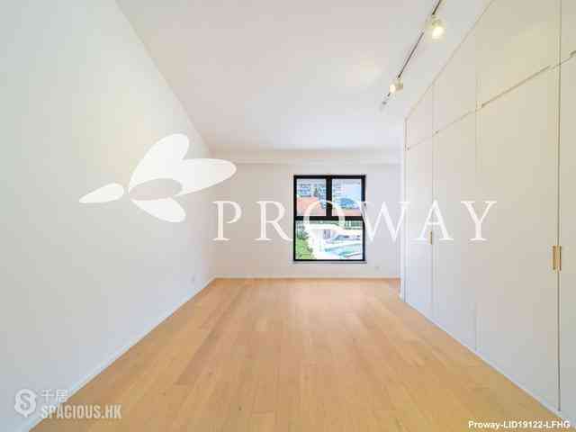 The Peak - Strawberry Hill 09