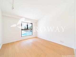 The Peak - Strawberry Hill 10
