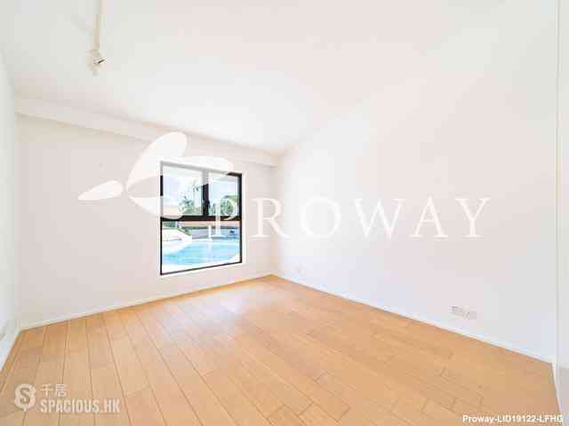 The Peak - Strawberry Hill 10