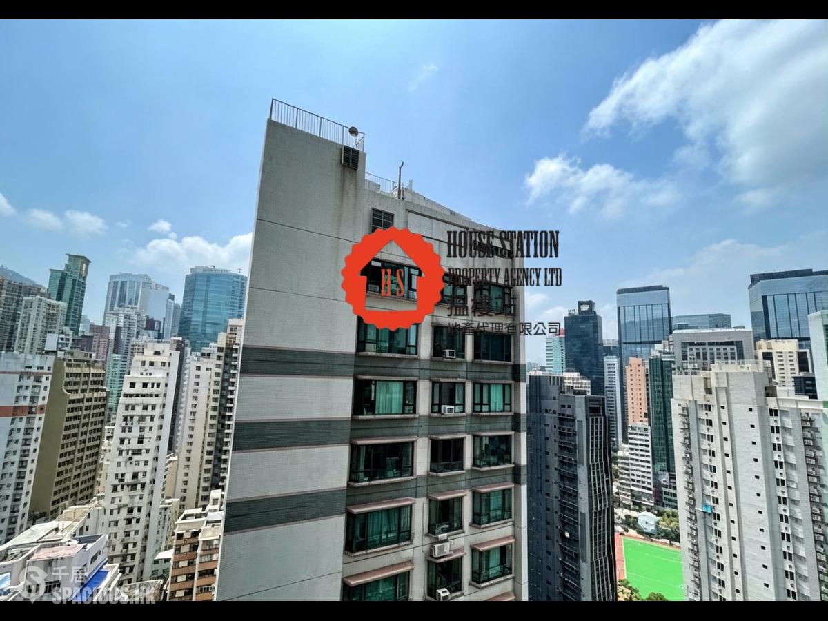 Wan Chai - The Avenue 01