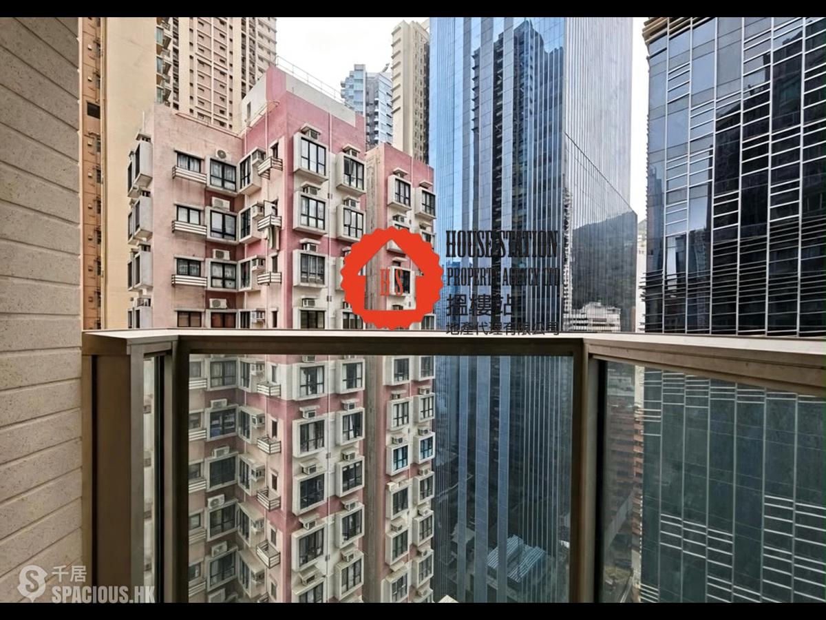 Wan Chai - The Avenue 01