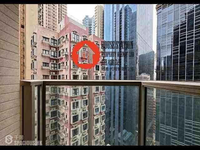 Wan Chai - The Avenue 01