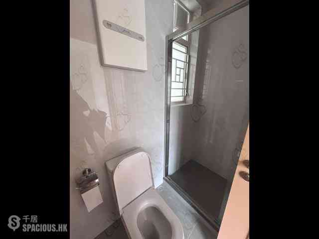 Quarry Bay - The Orchards Block 1 05