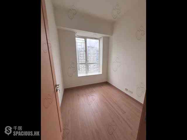 Quarry Bay - The Orchards Block 1 09