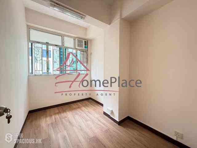 Sai Ying Pun - 9, Centre Street 04