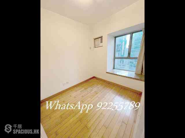 Sheung Wan - Queen's Terrace 02