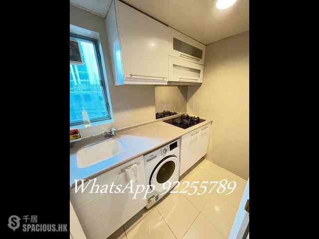 Sheung Wan - Queen's Terrace 04