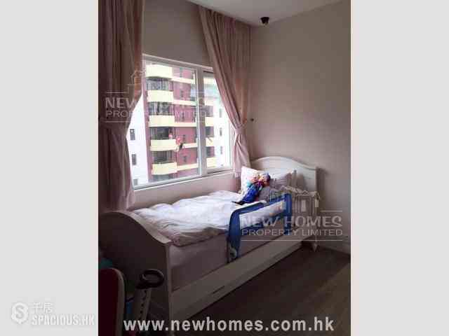 Tai Hang - Yick King Building 06