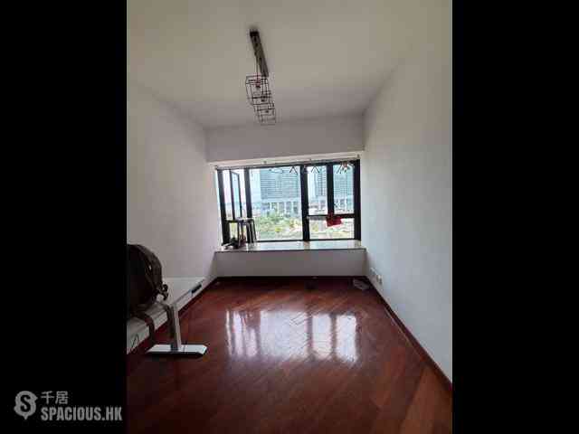 West Kowloon - The Arch 02