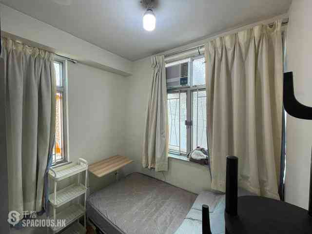 Sai Ying Pun - Fook Moon Building 04