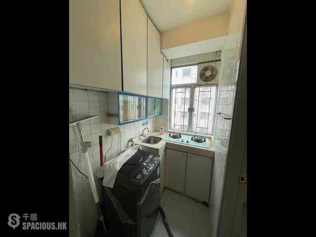 Sai Ying Pun - Fook Moon Building 06