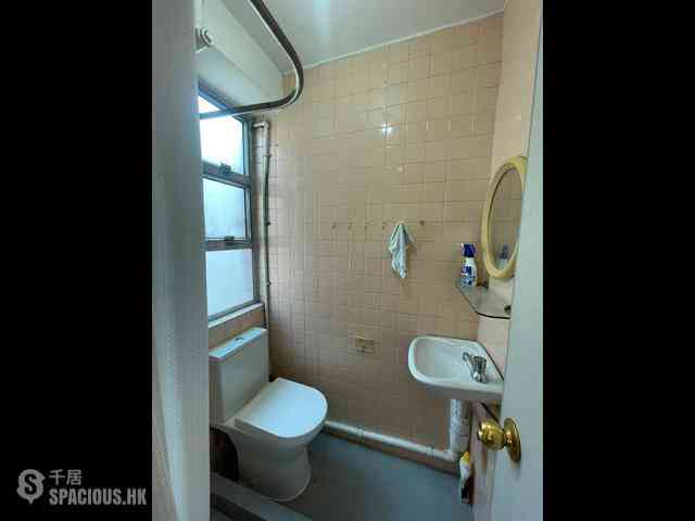 Sai Ying Pun - Fook Moon Building 07