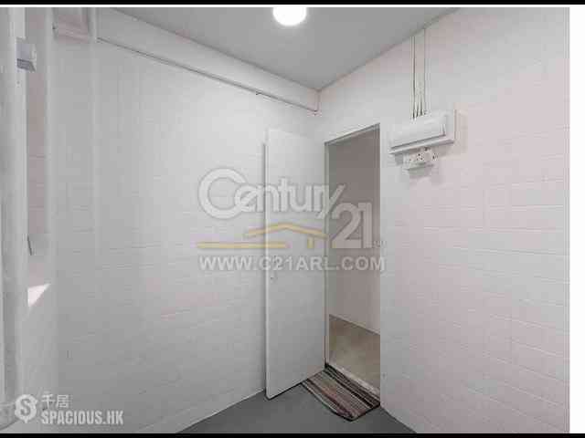 Tai Hang - Gold King Mansion 06