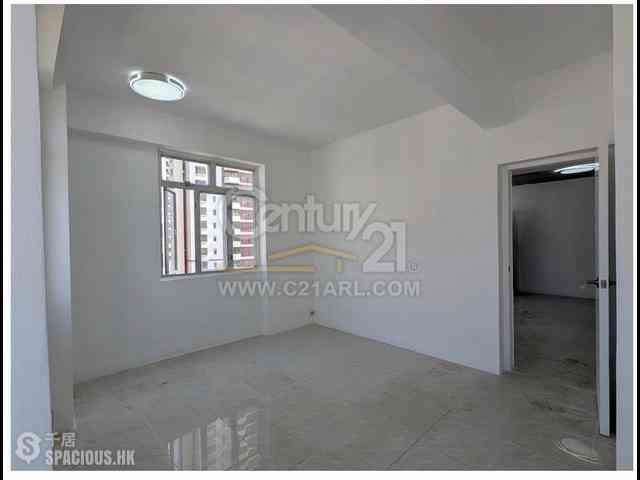 Tai Hang - Gold King Mansion 07