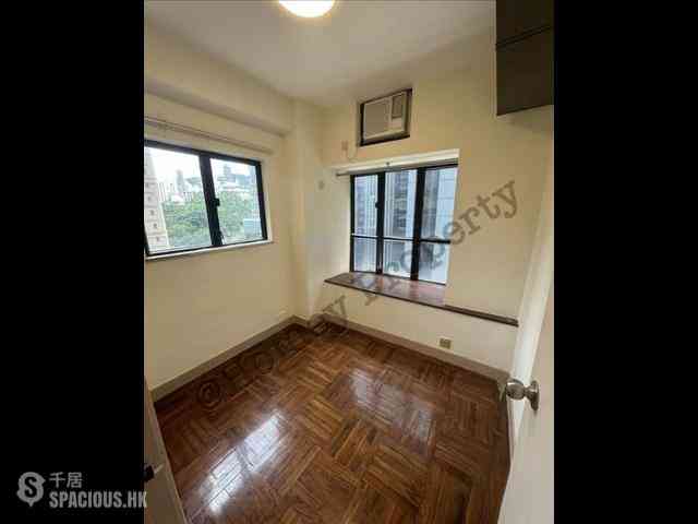 Wan Chai - Tai Yuen Court 05