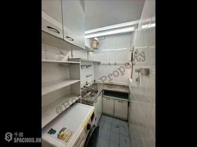 Wan Chai - Tai Yuen Court 06