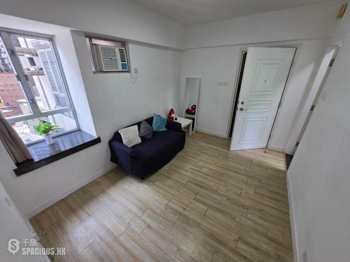 Mid Levels Central - Windsor Court 01