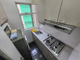 Mid Levels Central - Windsor Court 10