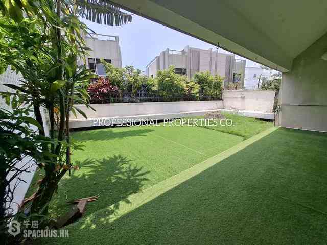 Pok Fu Lam - Bisney Villas 01