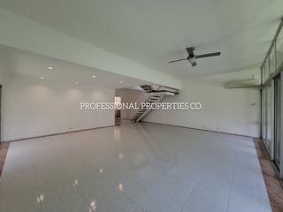 Pok Fu Lam - Bisney Villas 04