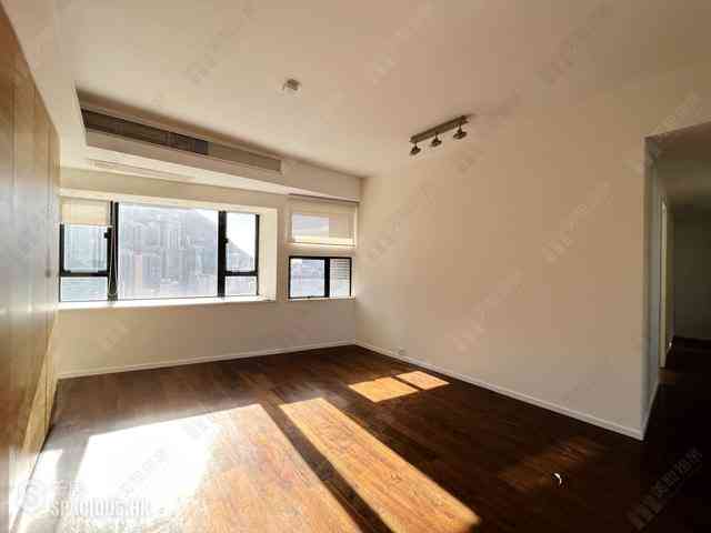 Mid Levels Central - Birchwood Place 03
