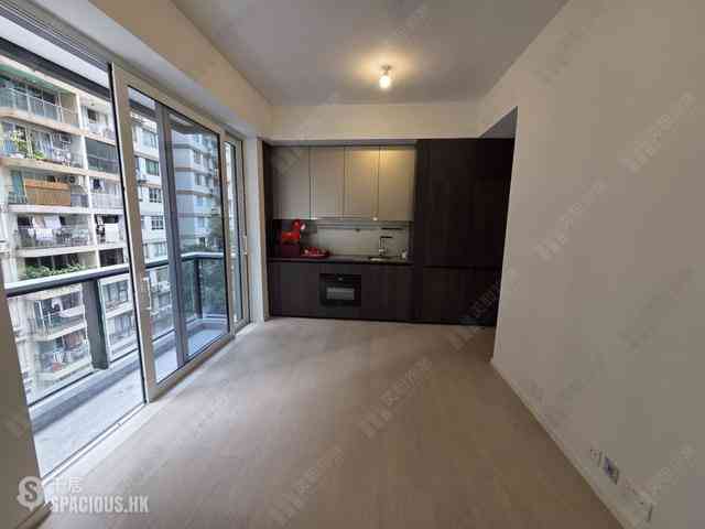 Wan Chai - 33 Kennedy Road 03