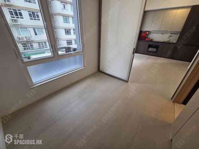Wan Chai - 33 Kennedy Road 07
