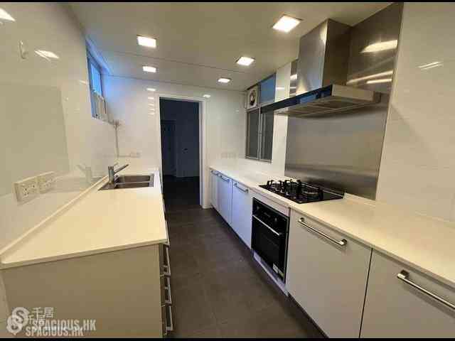 Mid Levels Central - Brewin Court 02