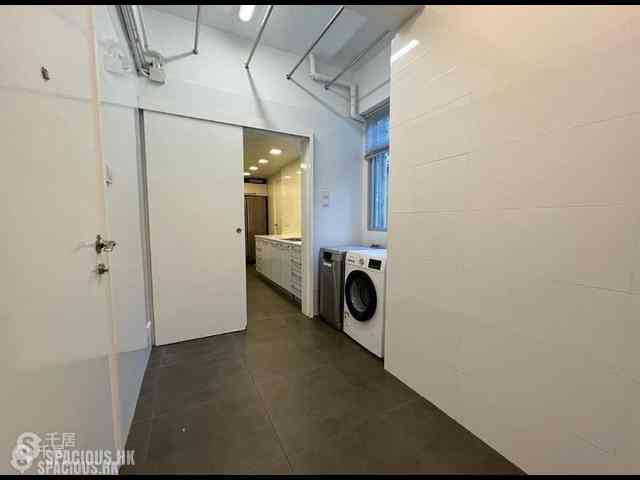 Mid Levels Central - Brewin Court 14