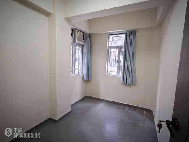 Central - Chung Shan House 09