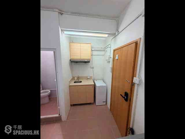 Wan Chai - 240, Queen's Road East 01