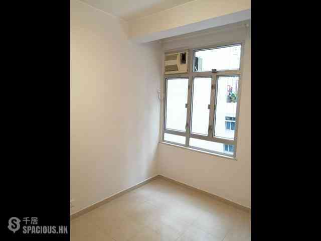 Sheung Wan - Man King Building 03