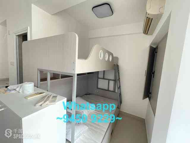 Sheung Wan - Man King Building 08
