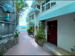 Chung Hom Kok - 30, Cape Road 17