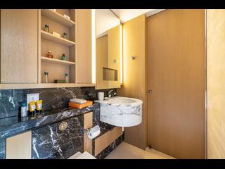 Mid Levels Central - Gramercy 05